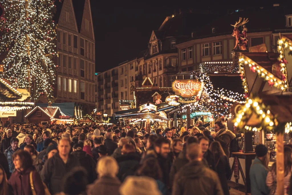 https://aquitaine.media.tourinsoft.eu/upload/christmas-market-4705877-1280-2.jpg