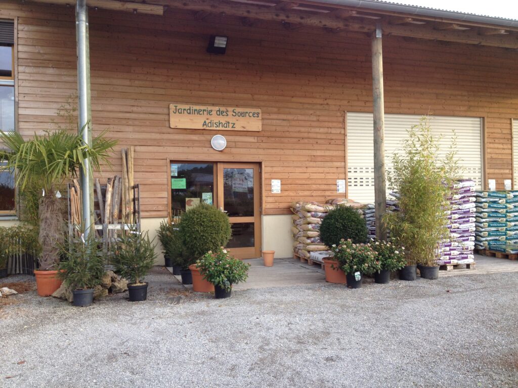 https://cdt40.media.tourinsoft.eu/upload/Jardinerie-des-Sources-sortie-2.jpg