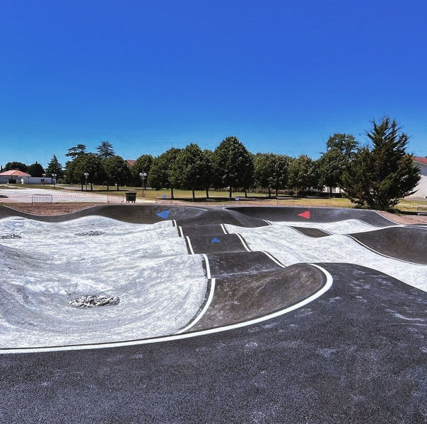 https://cdt40.media.tourinsoft.eu/upload/Pumptrack-3.jpg