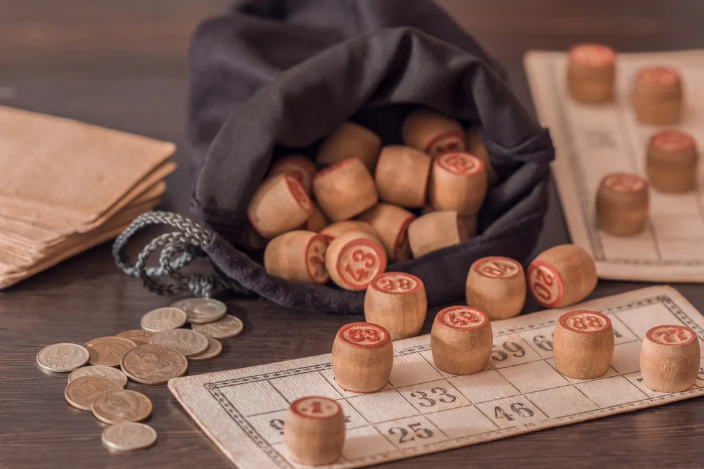 https://cdt40.media.tourinsoft.eu/upload/table-game-4572818-1280-10-2.jpg