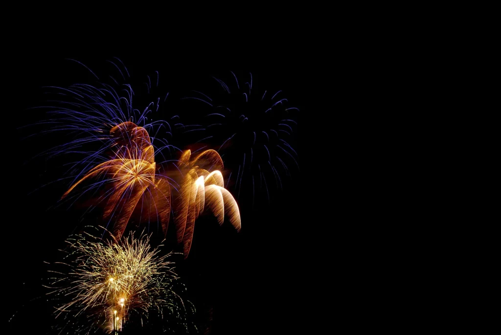 https://cdt40.media.tourinsoft.eu/upload/nosheep-fireworks-1885571-1920.jpg