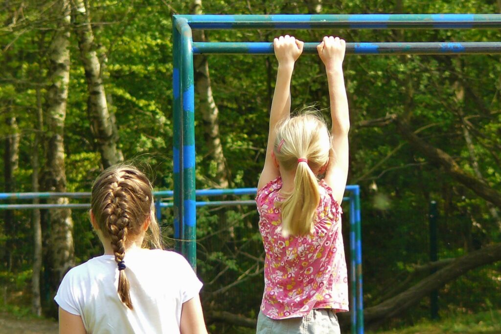 https://cdt64.media.tourinsoft.eu/upload/cocoparisienne-children-334528.jpg
