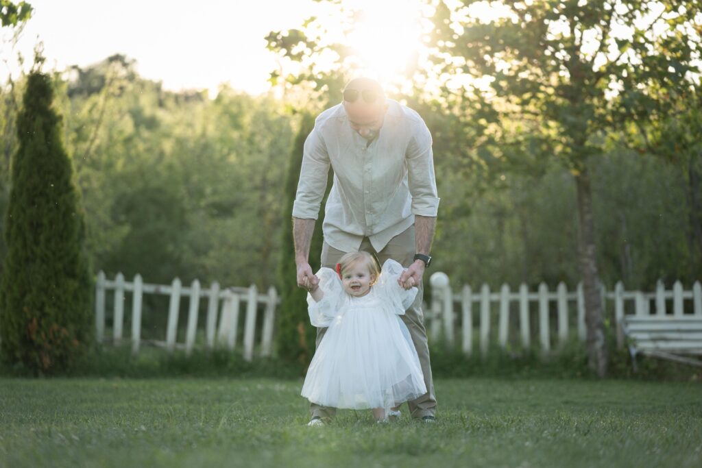 https://cdt64.media.tourinsoft.eu/upload/donishala-father-8842051-1920.jpg