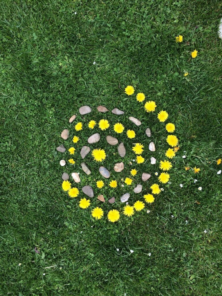 https://cdt64.media.tourinsoft.eu/upload/martachten-land-art-2302214-1920.jpg