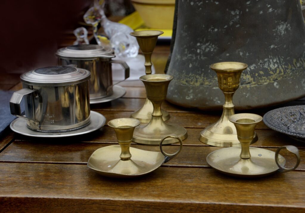 https://cdt64.media.tourinsoft.eu/upload/viviane6276-candle-holders-3359412-1920.jpg