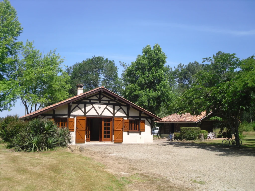 https://cdt24.media.tourinsoft.eu/upload/Tremblay-Exterieur.jpg