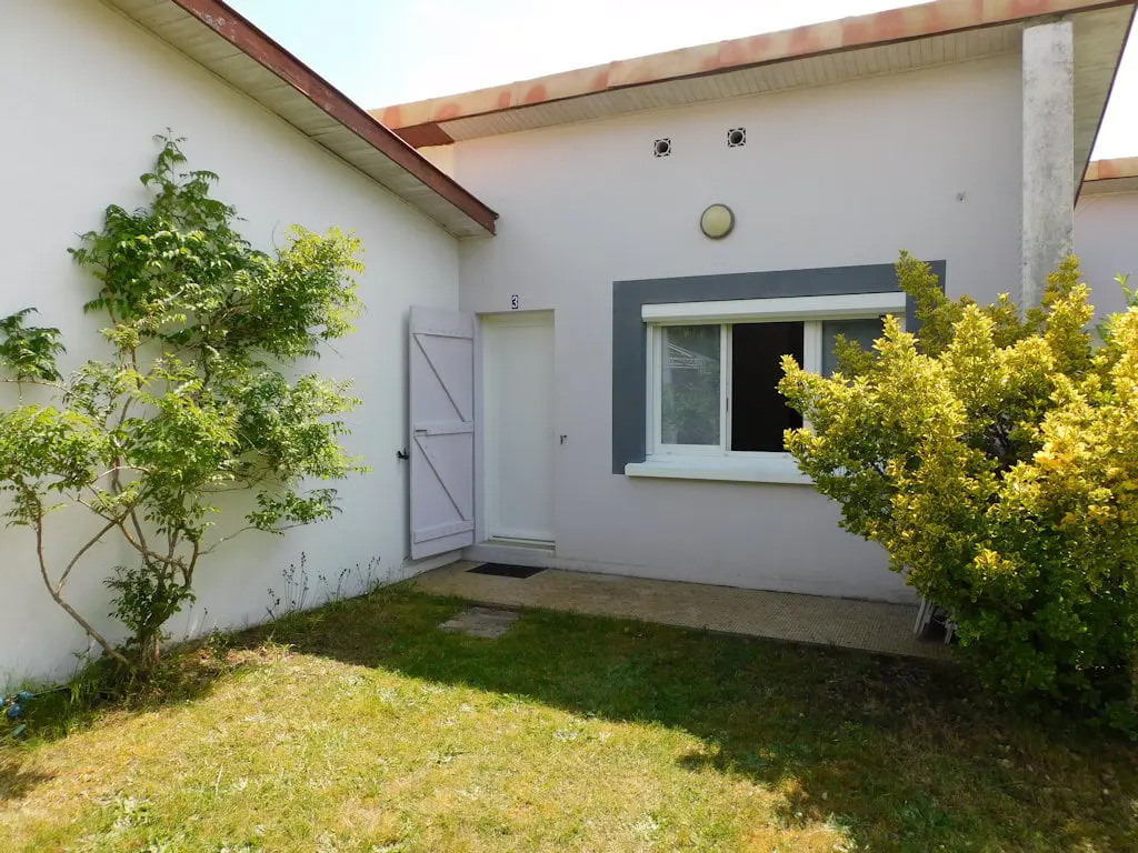 https://cdt24.media.tourinsoft.eu/upload/les-pins-5.jpg